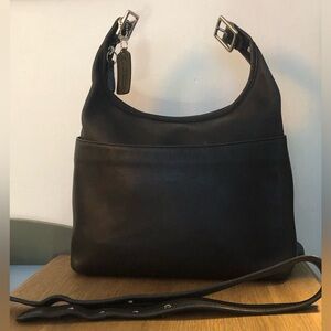 COACH | Vintage black Leather legacy shoulder bag / purse. 9058.